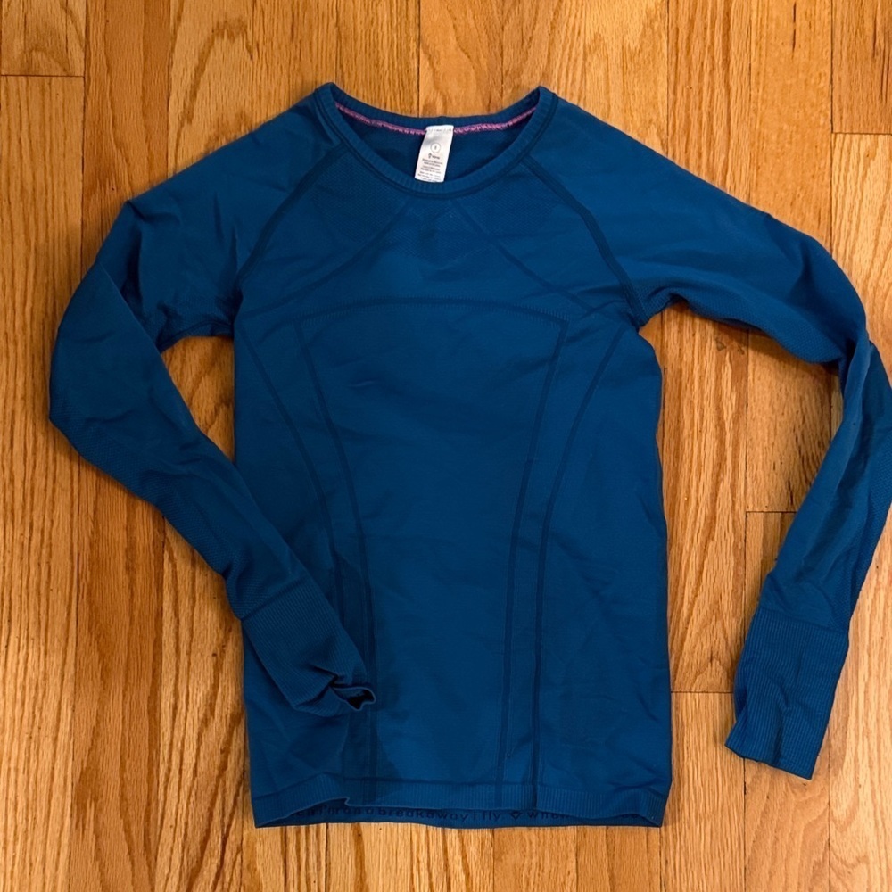 Ivivva sz 8 Blue teal Long Sleeve Athletic Top great pre owned condition